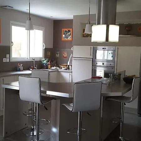 Proche Avignon, Pont Du Gard,nuitee Possible Semesterbostad