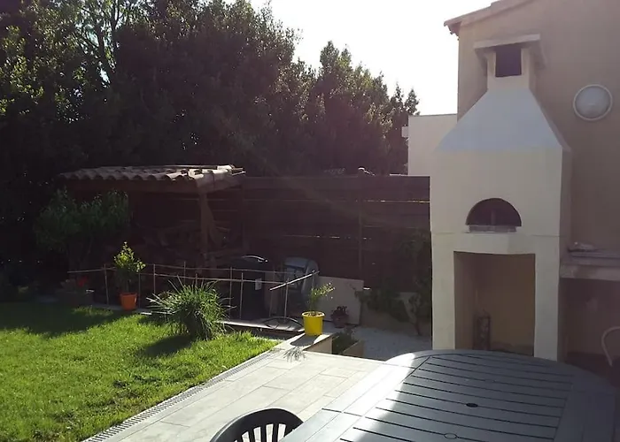 Дом отдыха Proche Avignon, Pont Du Gard,nuitee Possible