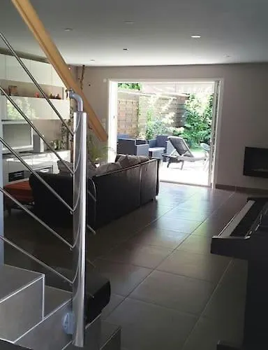 Дом отдыха Proche Avignon, Pont Du Gard,nuitee Possible